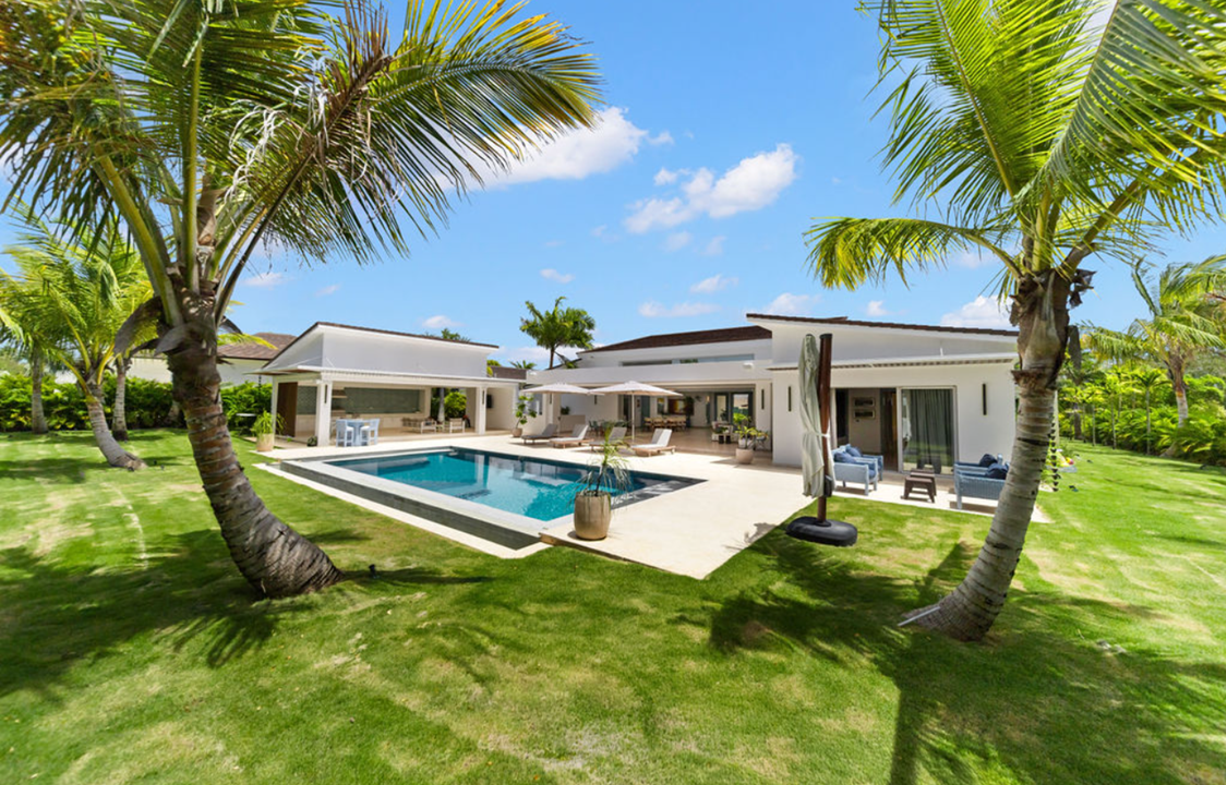 la-vereda-26-5br-contemporary-villa-casa-de-campo-ushombi-1