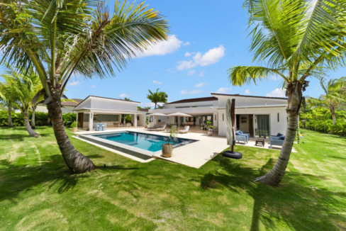 la-vereda-26-5br-contemporary-villa-casa-de-campo-ushombi-1