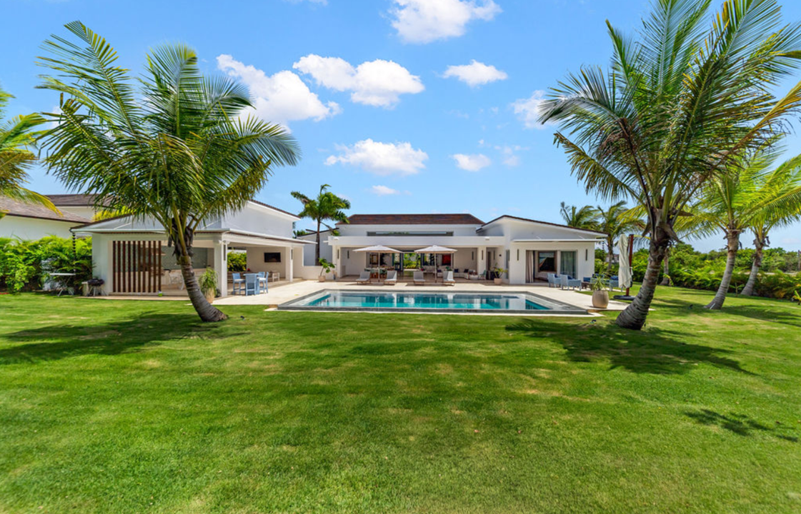 la-vereda-26-5br-contemporary-villa-casa-de-campo-ushombi-2
