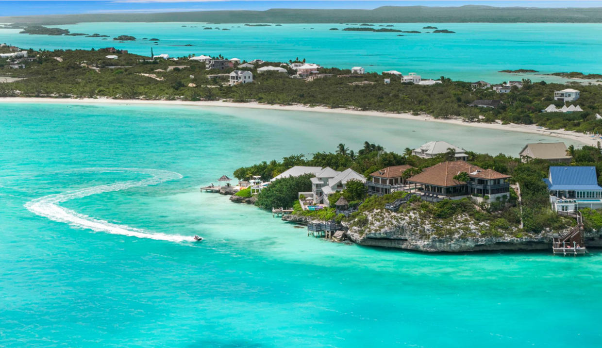 villa-seacliff-tci-6br-in-chalk-sound-tci-ushombi-1