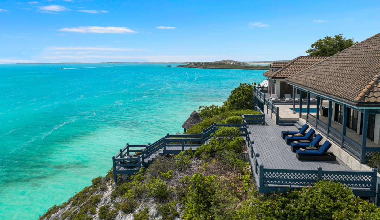 villa-seacliff-tci-6br-in-chalk-sound-tci-ushombi-3